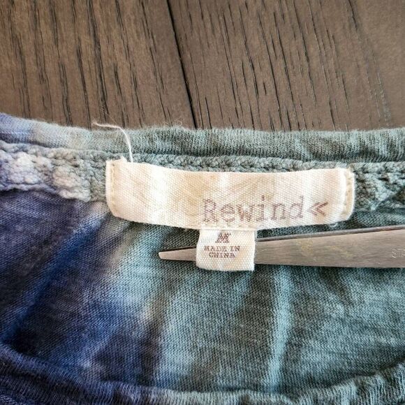 Rewind short sleeve tie-dye flutter blouse Size M - Picture 3 of 5